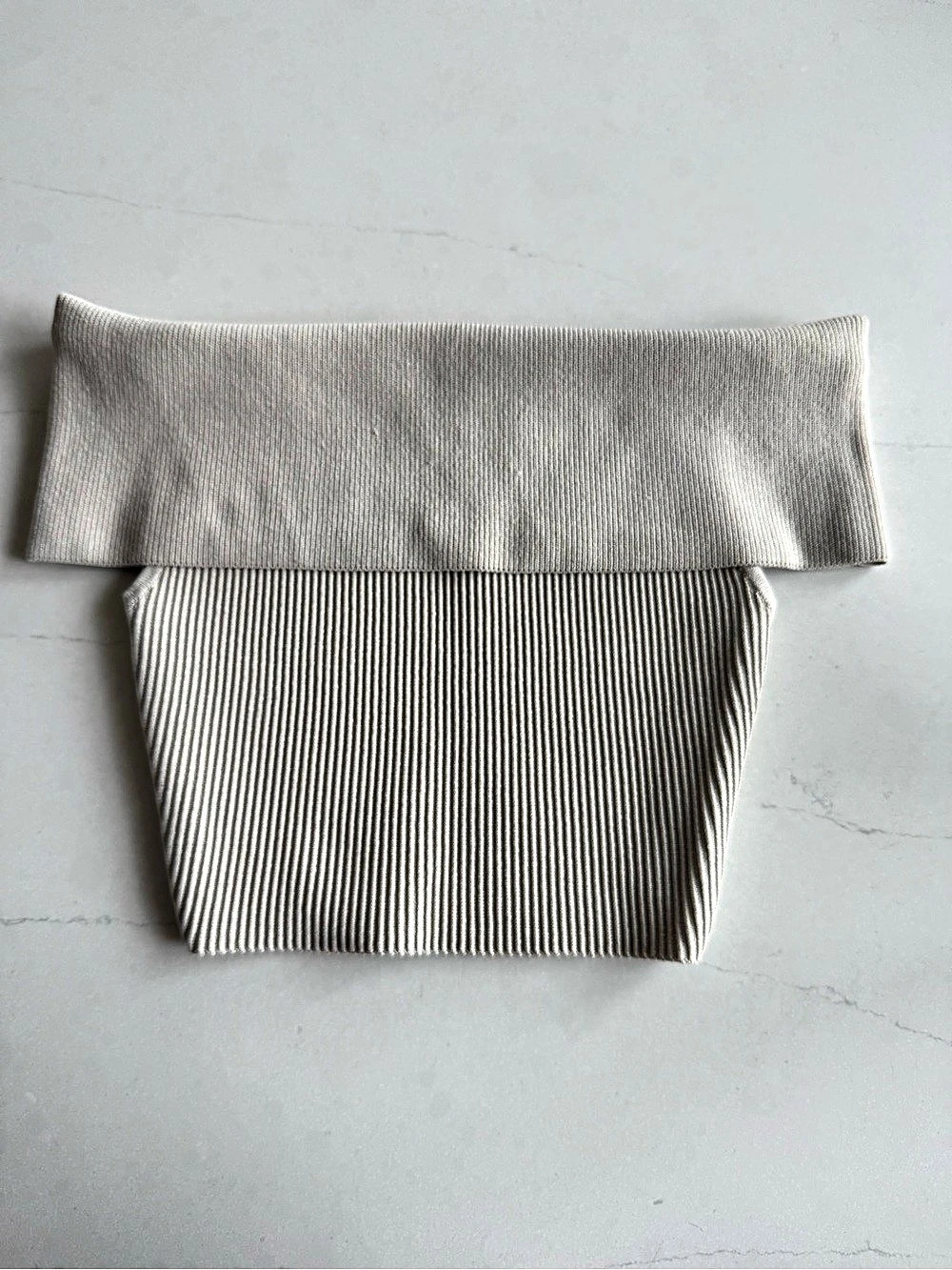 Aritzia  Ribbed Crop Top in Gray Size 2XS